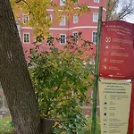 Ferienwohnung,frühstück Gegenüber,parkplatz Kostenlos, Zentral 1 Apartment *