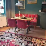Ferienwohnung,frühstück Gegenüber,parkplatz Kostenlos, Zentral 1 Apartment