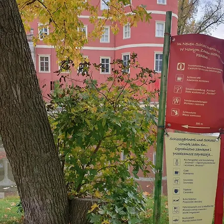 Zentrale Am Bad Muskauer Park 2 Schlafzimmer Parkplatz Lage Apartamento *