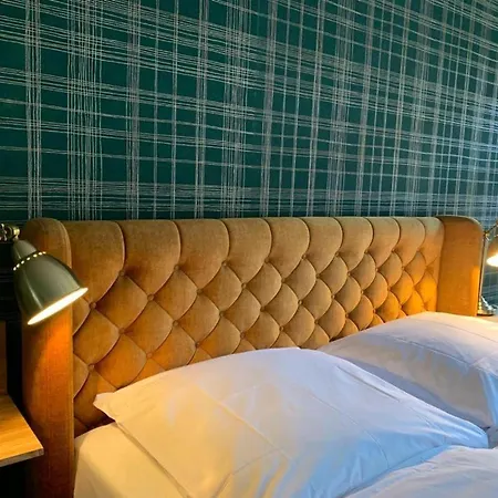 Ferienwohnung,fruehstueck Gegenueber,parkplatz Kostenlos, Zentral 1 Appartement