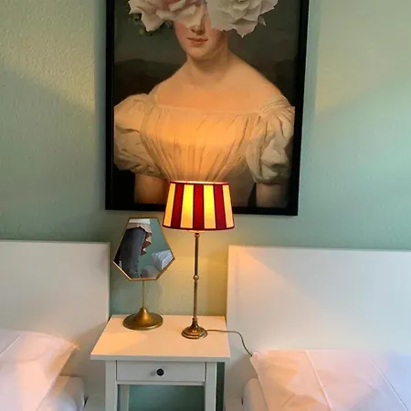 Ferienwohnung,fruehstueck Gegenueber,parkplatz Kostenlos, Zentral 1 *